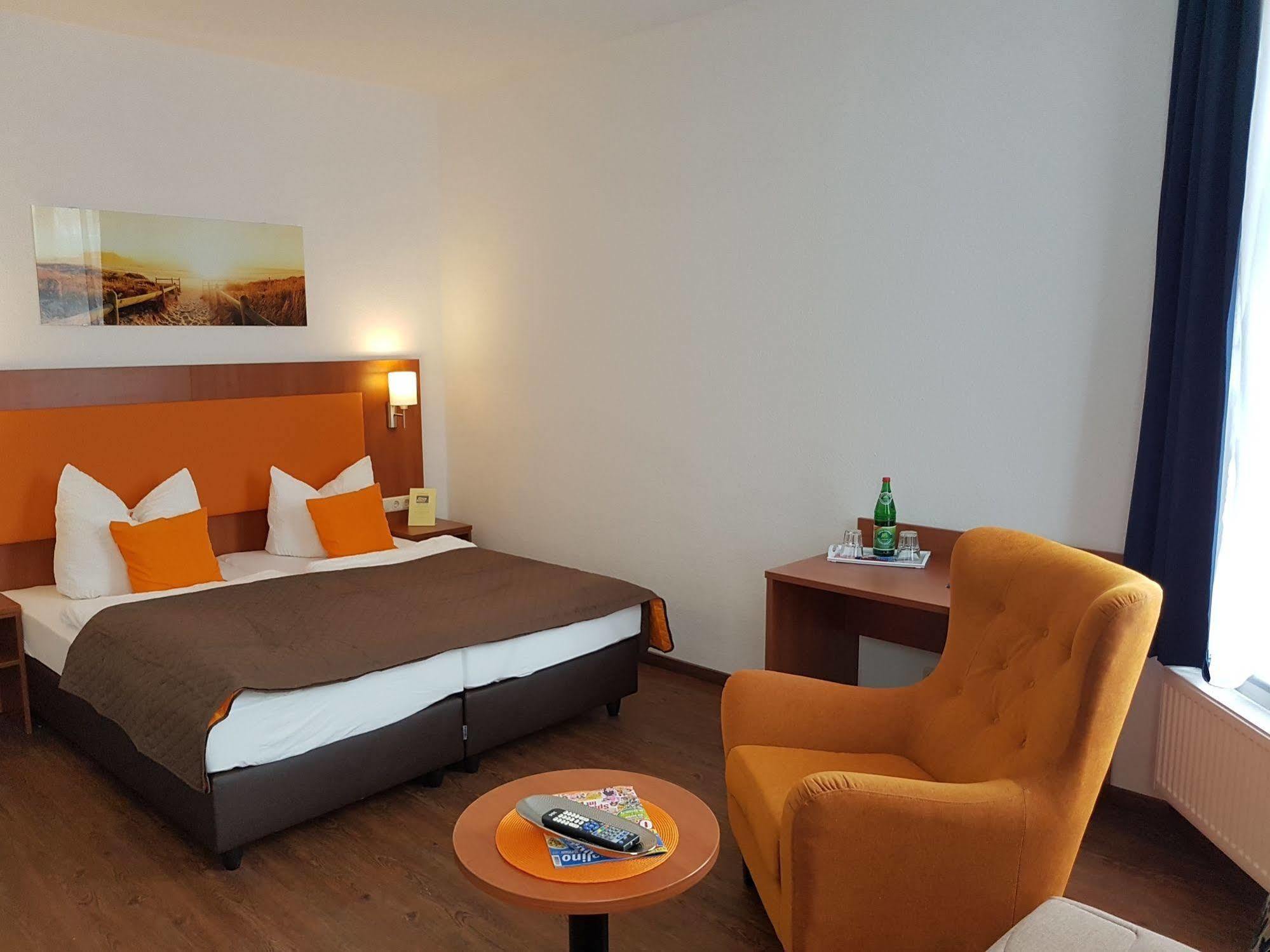 Hotel Amber Altstadt Щралзунд Екстериор снимка